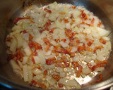 Foto del paso 2 de la receta: SOPA DE ESPINACA, PORRONES Y TOCINO CON PANTRUCAS