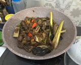 Foto langkah ke 4 dari resep Oseng Mercon Sengkel & Iga.