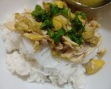 Foto langkah ke 6 dari resep Soto Ayam Surabaya Komplit.
