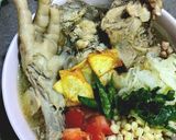 Foto langkah ke 6 dari resep Soto Ceker dan Tulang Kerongkongan Ayam Kuah Bening.