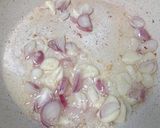 Foto langkah ke 2 dari resep Telur Ceplok Kuah Kecap.