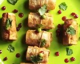 A picture of step 5 of Roll samosa.