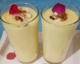 A picture of step 2 of Mango shake.