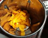 A picture of step 2 of Mango shake Mastani.