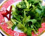 รูปขั้นตอนการทำที่ 1 ของ ผัดคะน้าน้ำมันหอย