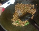 पीनट विथ चूरा फ्राई (Peanut with chura fry recipe in hindi) रेसिपी चरण 2 फोटो