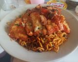 Hình bước làm 9 của món Mì trộn - gà chiên xù kiểu katsudon