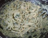 Foto del paso 13 de la receta: Tallarines en salsa Alfredo con camarones y espinacas