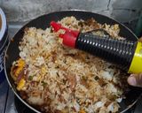 Foto langkah ke 4 dari resep Nasi goreng tuna.