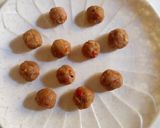 A picture of step 4 of Chicken Ball Skewers.