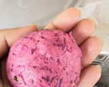 A picture of step 2 of Oats and Beetroot tikki.