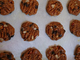 Choco chips almond cookies