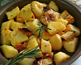Foto del paso 4 de la receta: Patatas asadas al estilo jamie oliver