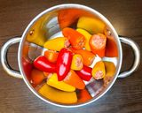 Töltött minipaprikák dödöllével és paradicsom szósszal recept fázis 1 fotója
