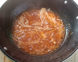 Foto langkah ke 3 dari resep Jamur Enoki Pedas Simpel Tanpa Saus Gogunjang.