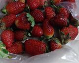 A picture of step 1 of Strawberry ice-cream.