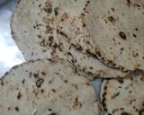 ભાખરી પીઝા (Bhakhri Pizza Recipe In Gujarati) રેસીપી સ્ટેપ1ફોટો