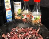 Une image de l'étape 1 de Nouilles de riz sautées au bœuf, poivrons et sésame.