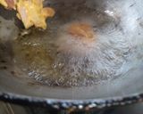 A picture of step 3 of Onion pakoda.