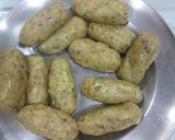 A picture of step 3 of Chicken kababs with gravy.
