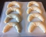 Vajas kifli recept fázis 3 fotója