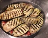 Une image de l'étape 9 de Aubergines grillées façon gâteau aux tomates, farce au chapon, pesto et emmental.