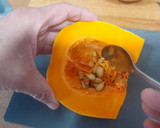Foto del paso 2 de la receta: Calabaza al horno rellena quinoa y lentejas