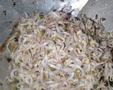 Foto langkah ke 3 dari resep Oseng Tauge Ikan Asin.