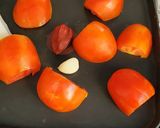 Foto del paso 1 de la receta: Salsa de habanero con jitomate asada