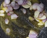 Foto langkah ke 2 dari resep 201. Tumis Ikan Asin Gabus Cabe Ijo.