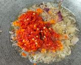Foto langkah ke 2 dari resep Sambal Cumi Asin Kentang.