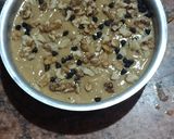 A picture of step 4 of Walnut banana cake.