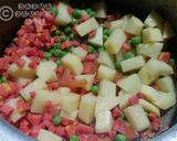 A picture of step 3 of Mix sabzi roti roll jhatpat.