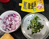 A picture of step 2 of Bread Upma.