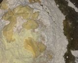 A picture of step 1 of Hawaiian calzones.