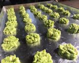 Foto langkah ke 2 dari resep Green tea white chocolate cookies.