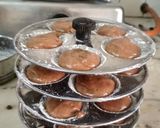 कुकर बटन केक (Cooker Button Cake Recipe In Marathi) रेसिपी स्टेप 3 फोटो 