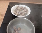 Foto del paso 2 de la receta: Lomos de merluza con almejas (económica)