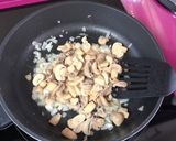 Foto del paso 3 de la receta: Lomo con nata y champiñones