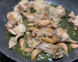 Foto del paso 4 de la receta: Conejo al ajillo y cava