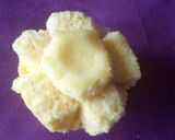 Foto langkah ke 7 dari resep Bolu kukus mekar semangka kuning 1 telur.