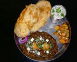 A picture of step 16 of Chole bhature.