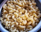 Foto del paso 1 de la receta: Bombas de macarrones con queso🌺