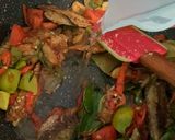 Foto langkah ke 5 dari resep Tumis Ikan Pindang.
