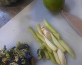 Foto langkah ke 1 dari resep Es Bunga Telang Serai.
