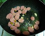 รูปขั้นตอนการทำที่ 2 ของ ข้าวผัดแหนม