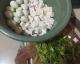Foto langkah ke 1 dari resep Sup Tahu Telur Puyu.