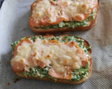 Foto del paso 6 de la receta: Tostas gratinadas de salmón ahumado
