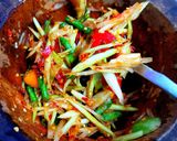 รูปขั้นตอนการทำที่ 2 ของ ส้มตำปลาร้า