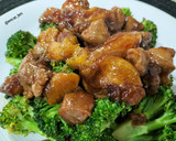 Foto del paso 8 de la receta: Wok de brócoli con magro y mandarina caramelizados en soja y miel